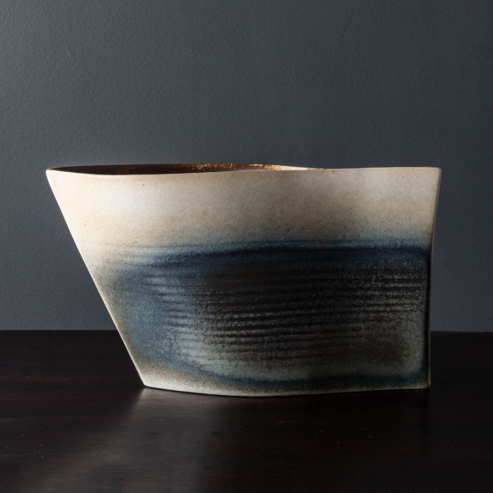Gotlind Weigel, own studio, Germany, stoneware wave-form J1271