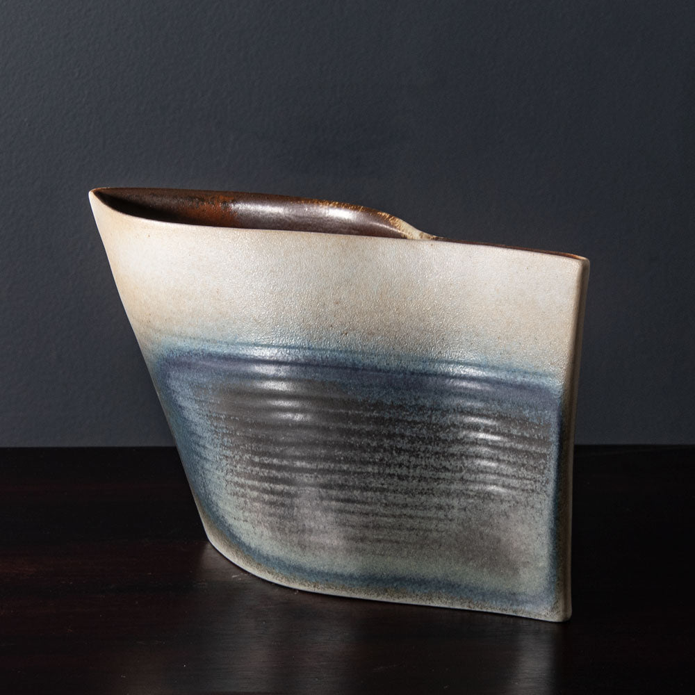 Gotlind Weigel, own studio, Germany, stoneware wave-form J1271