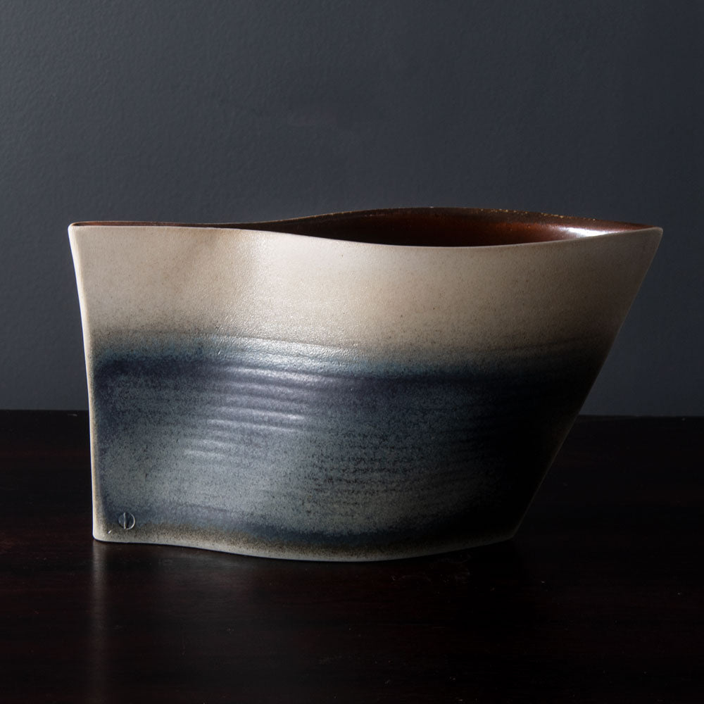 Gotlind Weigel, own studio, Germany, stoneware wave-form J1271