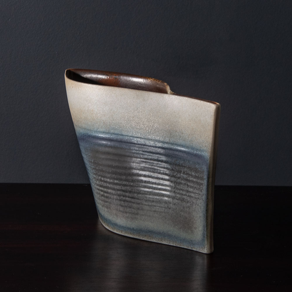 Gotlind Weigel, own studio, Germany, stoneware wave-form J1271