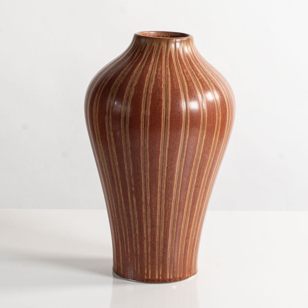 Gunnar Nylund for Rörstrand, Sweden, stoneware vase with golden brown glaze M5473