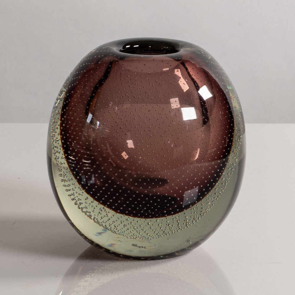 Gunnel Nyman for Nuutäjarvi-Nottsjö, Finland, purple glass "Huntu" vase M5420
