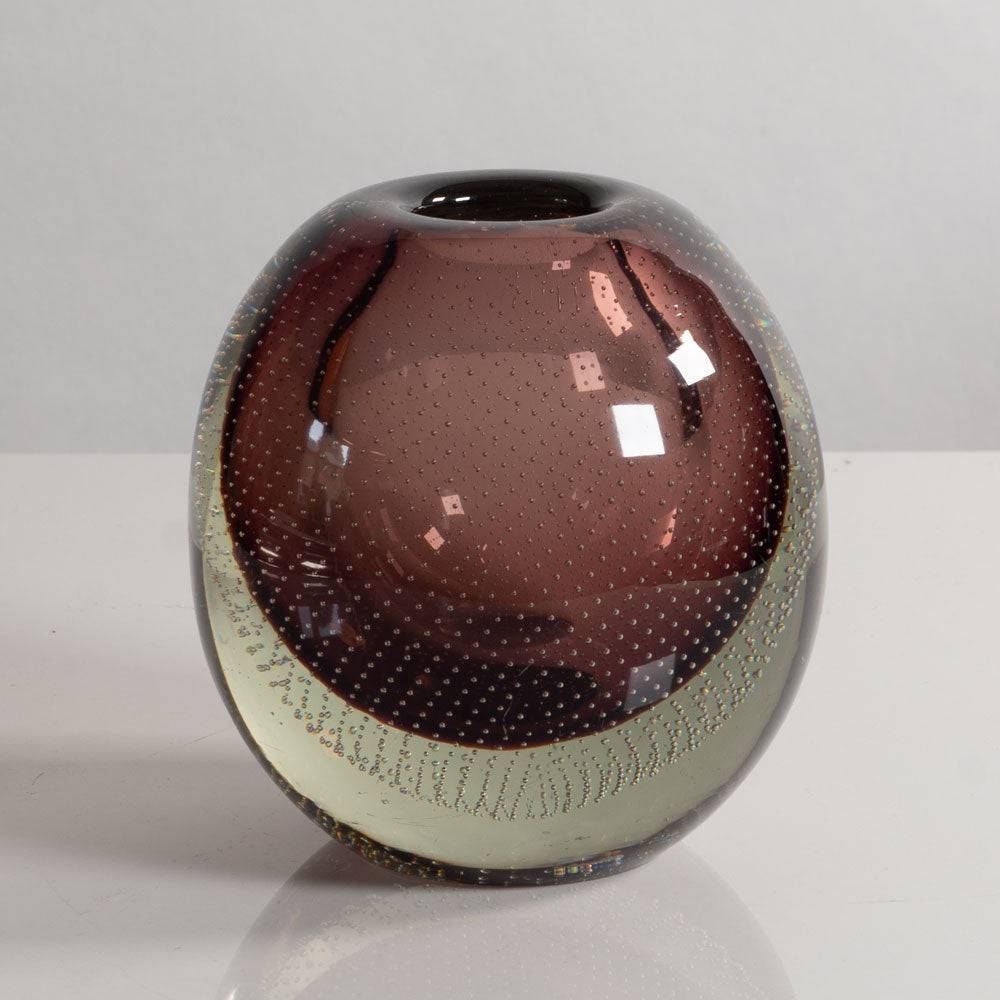 Gunnel Nyman for Nuutäjarvi-Nottsjö, Finland, purple glass "Huntu" vase M5420