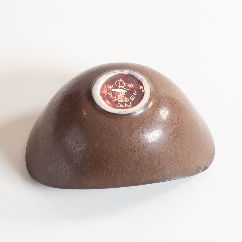 Gunnar Nylund for Rörstrand, ceramic elliptical bowl with brown glaze M5471