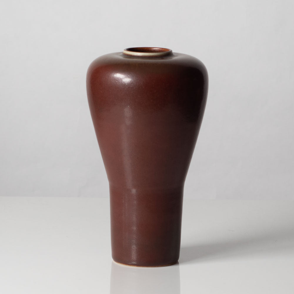 Carl Harry Stålhane for Rörstrand, stoneware vase with brown glaze J1657