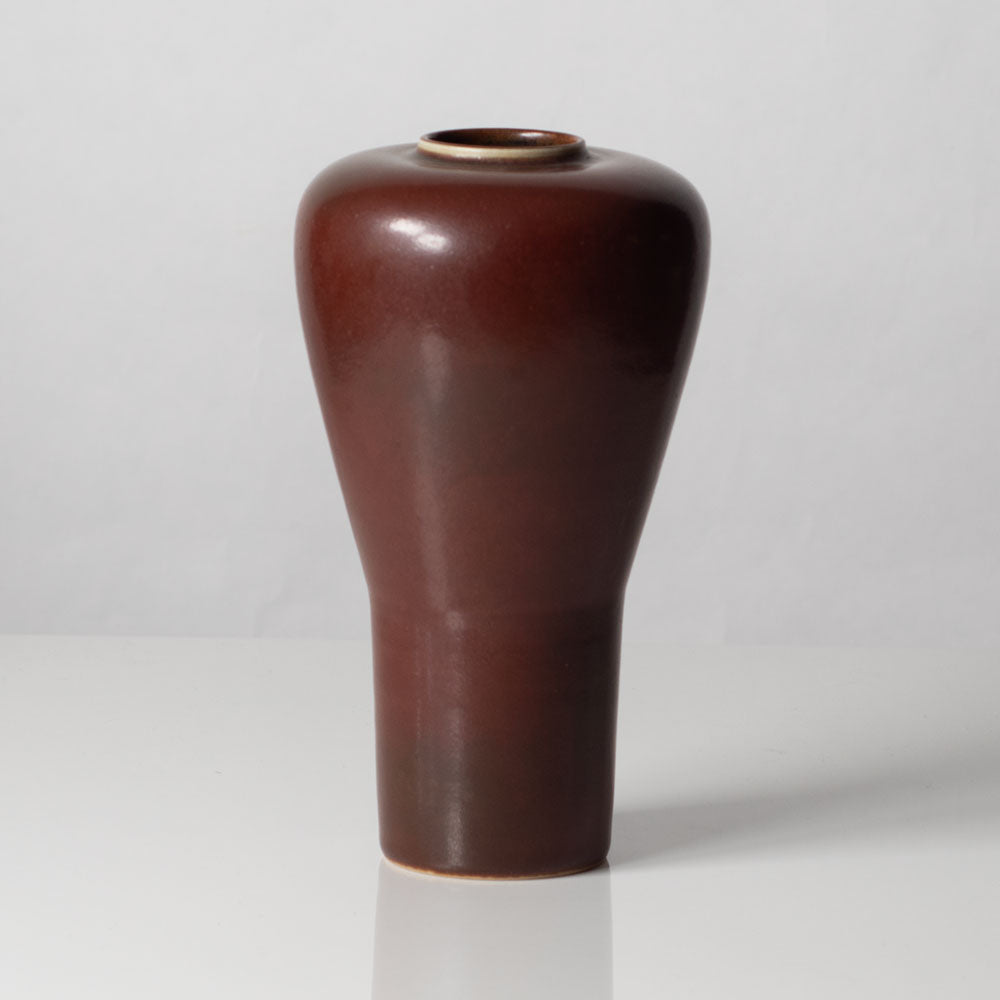 Carl Harry Stålhane for Rörstrand, stoneware vase with brown glaze J1657