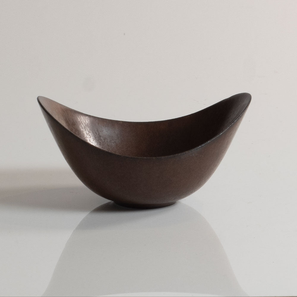 Gunnar Nylund for Rörstrand, ceramic elliptical bowl with brown glaze M5471