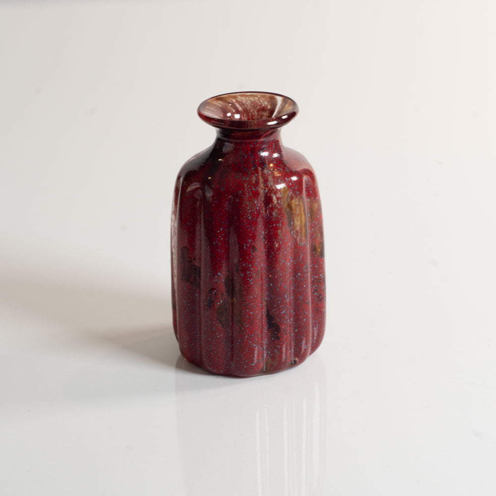 Benny Motzfeldt, Norway, glass vase in red for Plus glassworks J1205