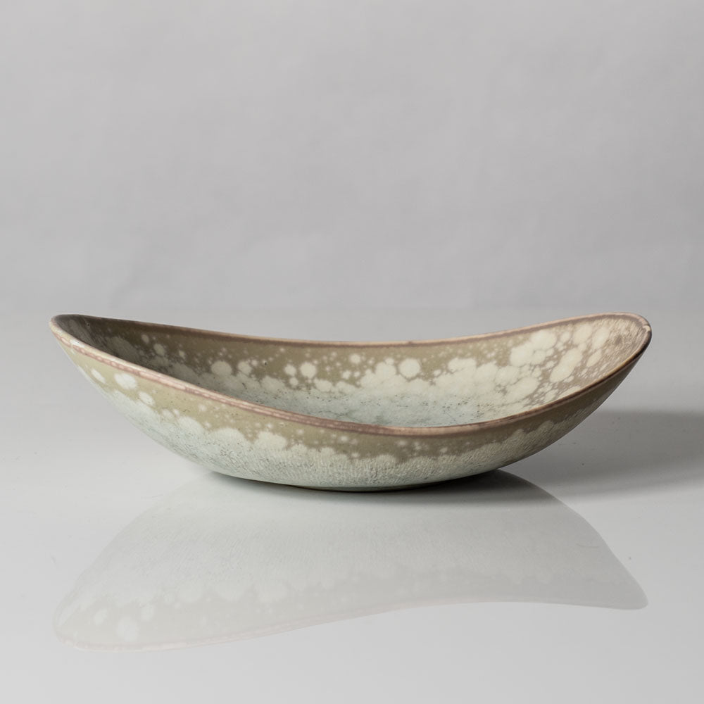 Carl Harry Stålhane for Rörstrand, Sweden, stoneware bowl with matte beige and cream glaze L3137