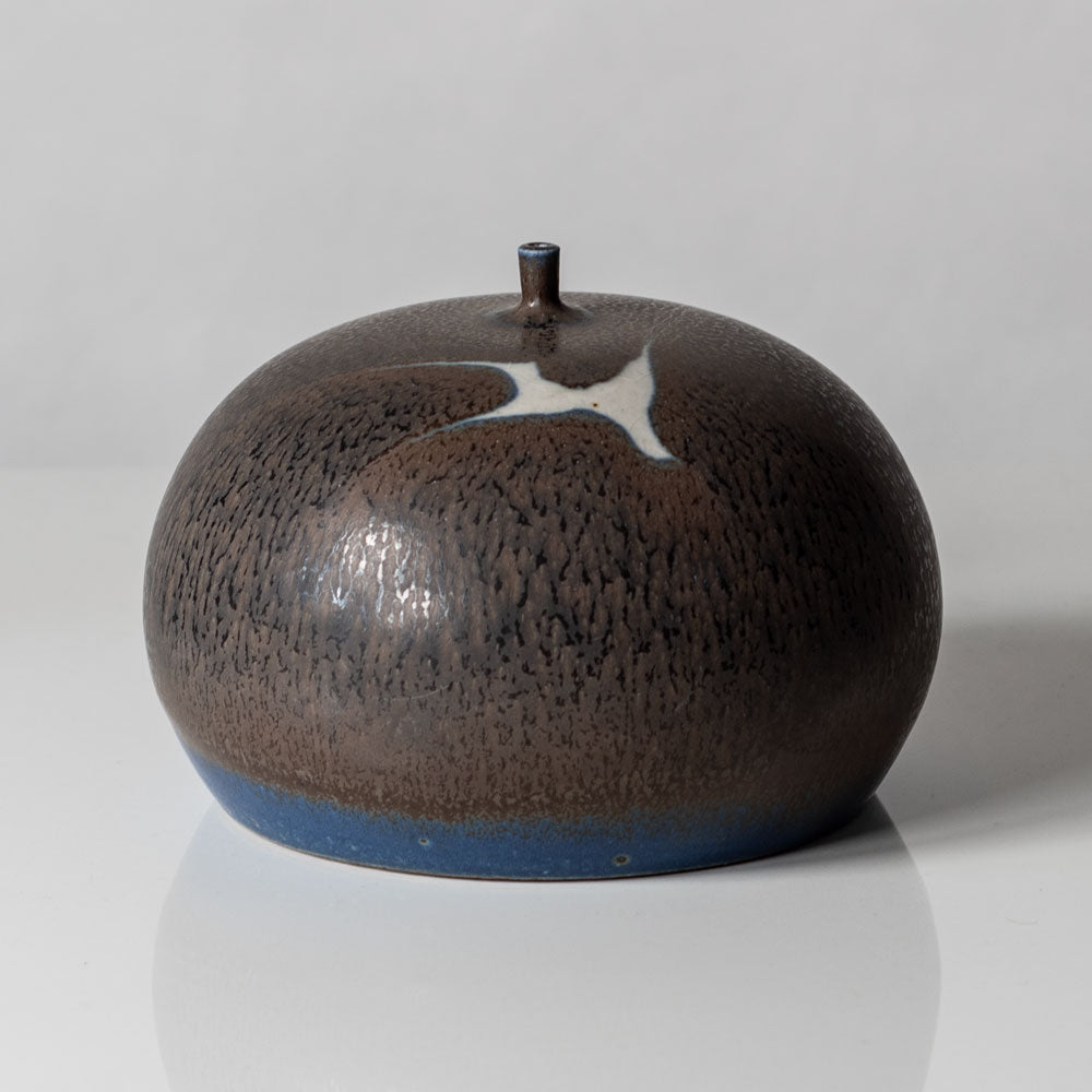 Claes Thell, Sweden, unique stoneware vase with blue and brown haresfur glaze L3364