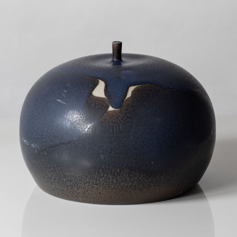 Claes Thell, Sweden, unique stoneware vase with blue haresfur glaze K2374