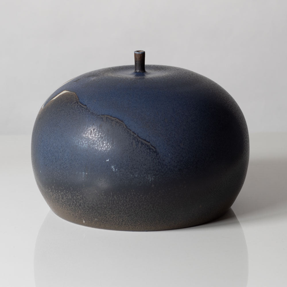 Claes Thell, Sweden, unique stoneware vase with blue haresfur glaze K2374
