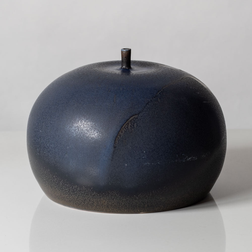 Claes Thell, Sweden, unique stoneware vase with blue haresfur glaze K2374