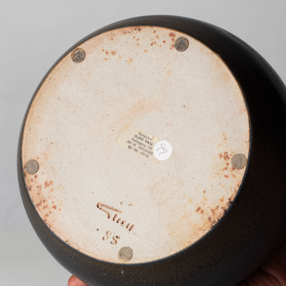 Claes Thell, Sweden, unique stoneware vase with blue haresfur glaze K2374