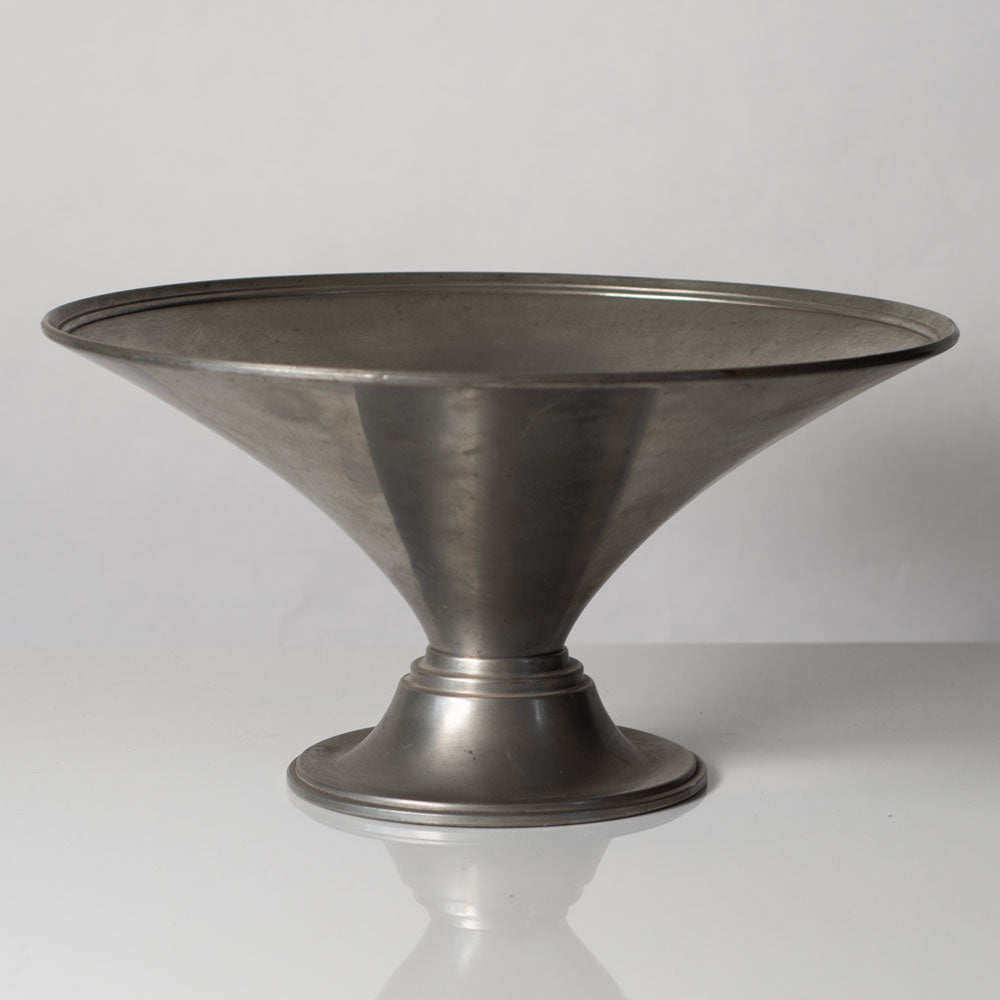 Hugo Gehlin, Ystad Tenn, Sweden, pewter footed bowl L3316