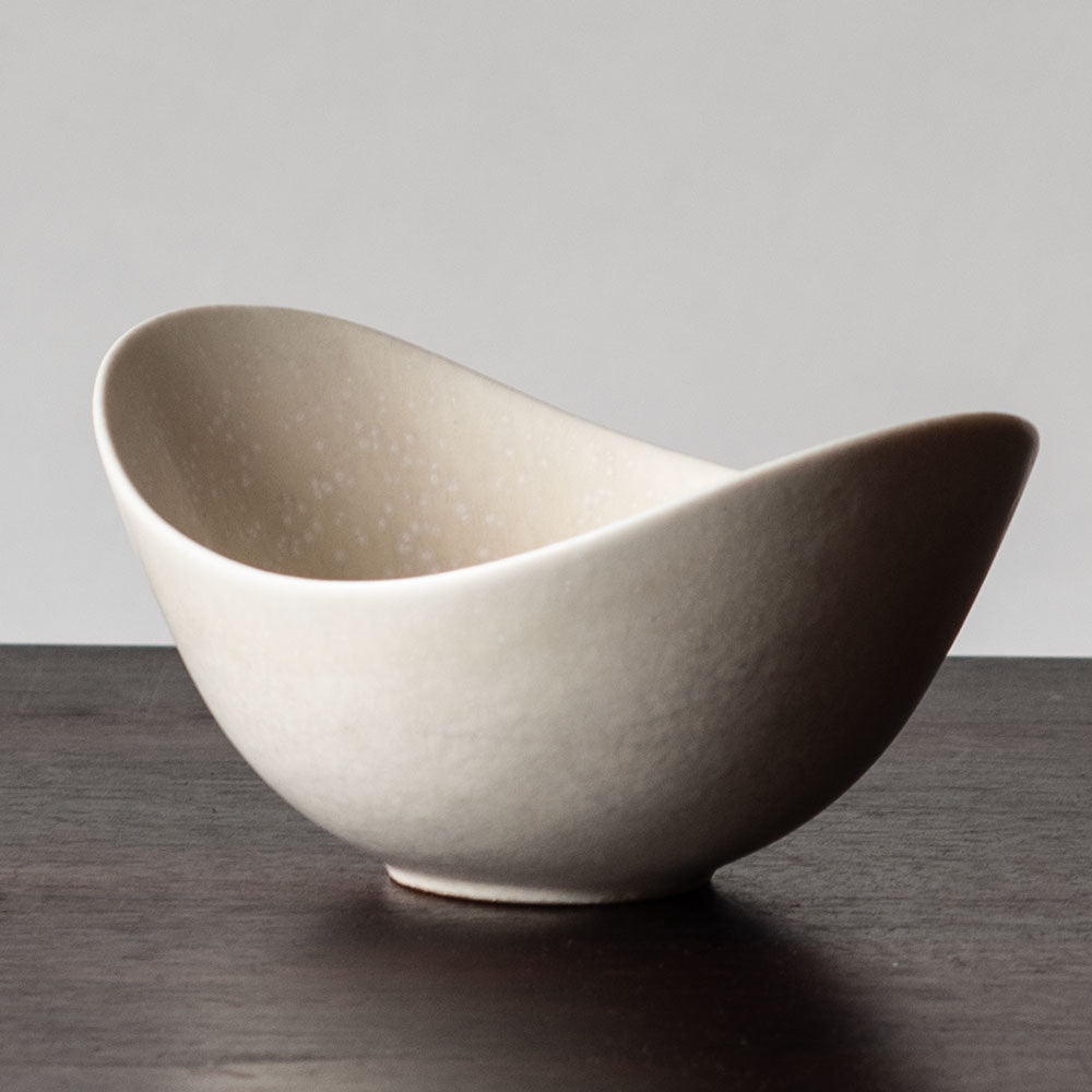 Gunnar Nylund for Rörstrand, Sweden, small ovoid bowl with matte white glaze K2444