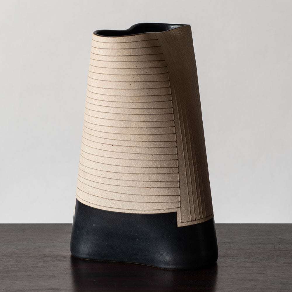 Gustavo Pérez, own studio, Mexico, partially glazed vessel with incised pattern L3269