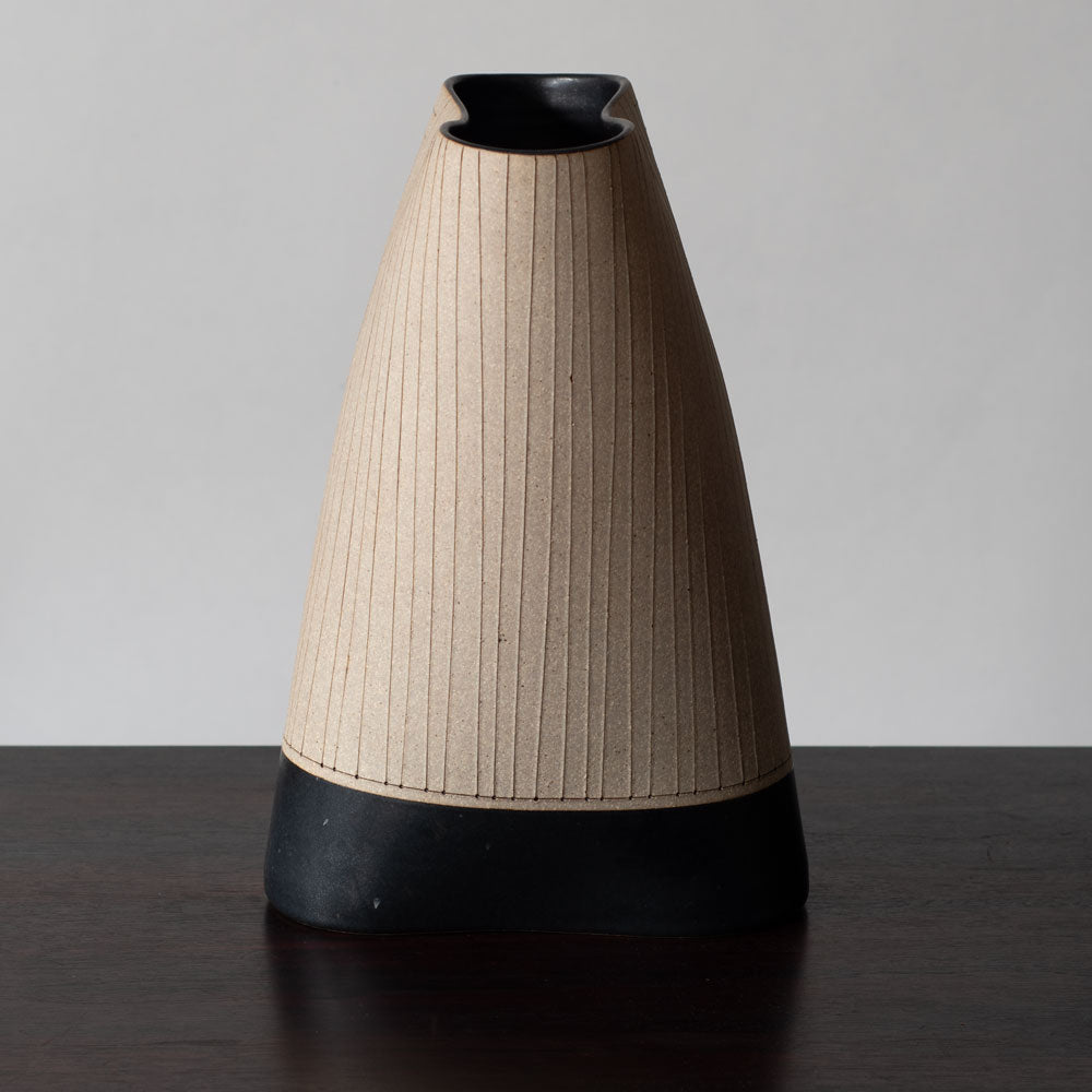 Gustavo Pérez, own studio, Mexico, partially glazed vessel with incised pattern L3269