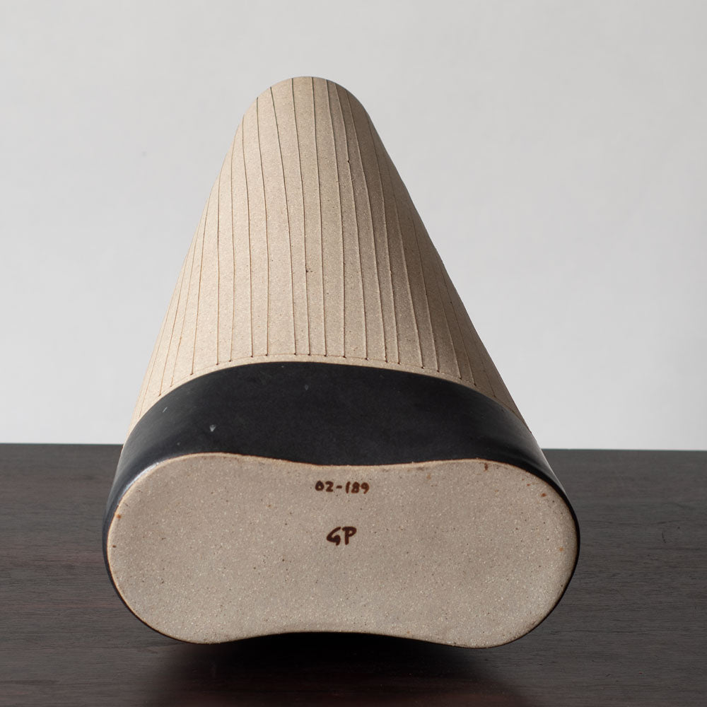 Gustavo Pérez, own studio, Mexico, partially glazed vessel with incised pattern L3269