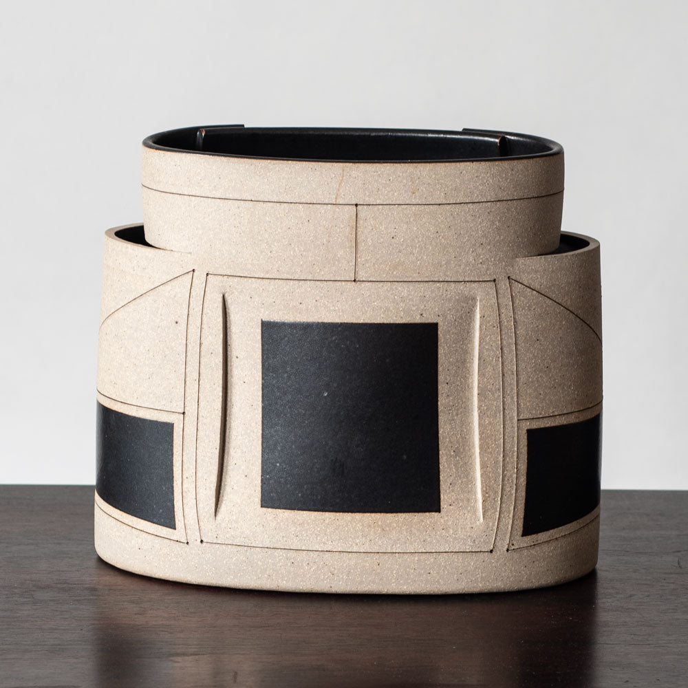 Gustavo Pérez, own studio, Mexico, partially glazed vessel with incised pattern L3270