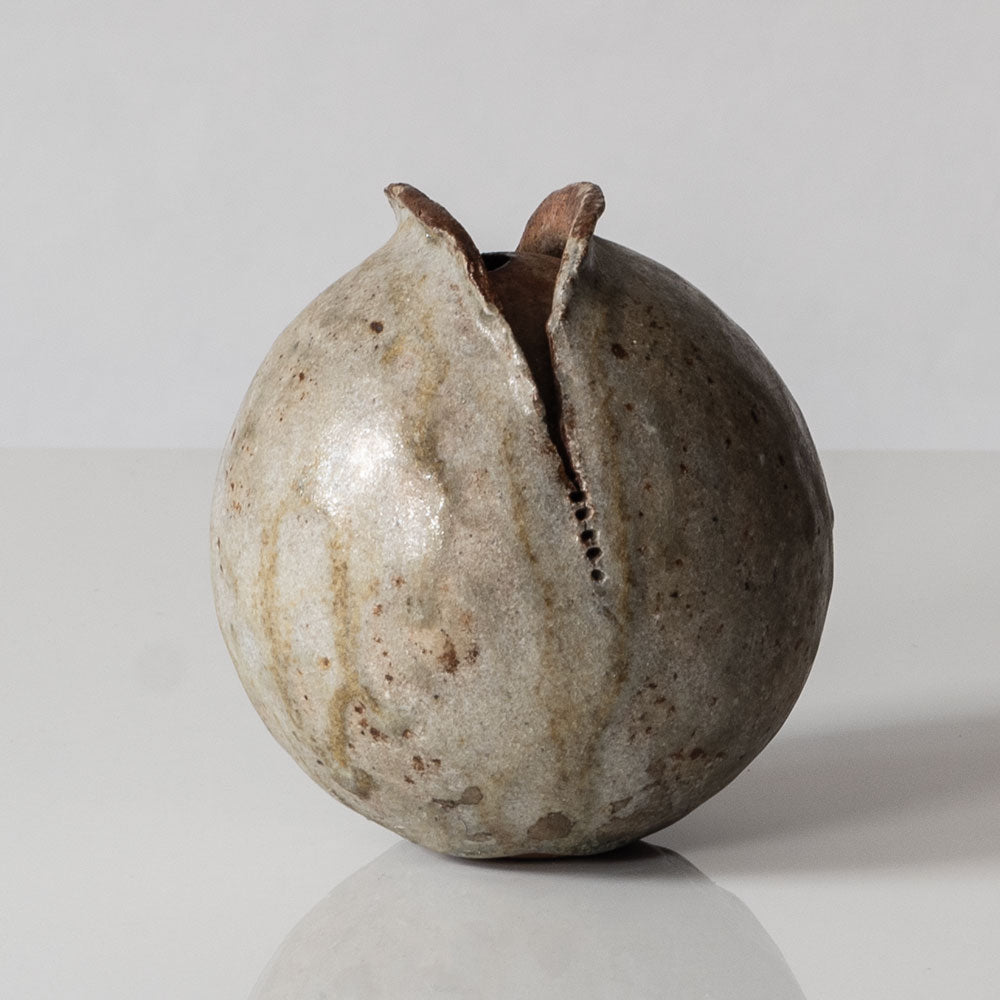 Alan Wallwork, UK, unique stoneware sculptural pod form vessel L3336
