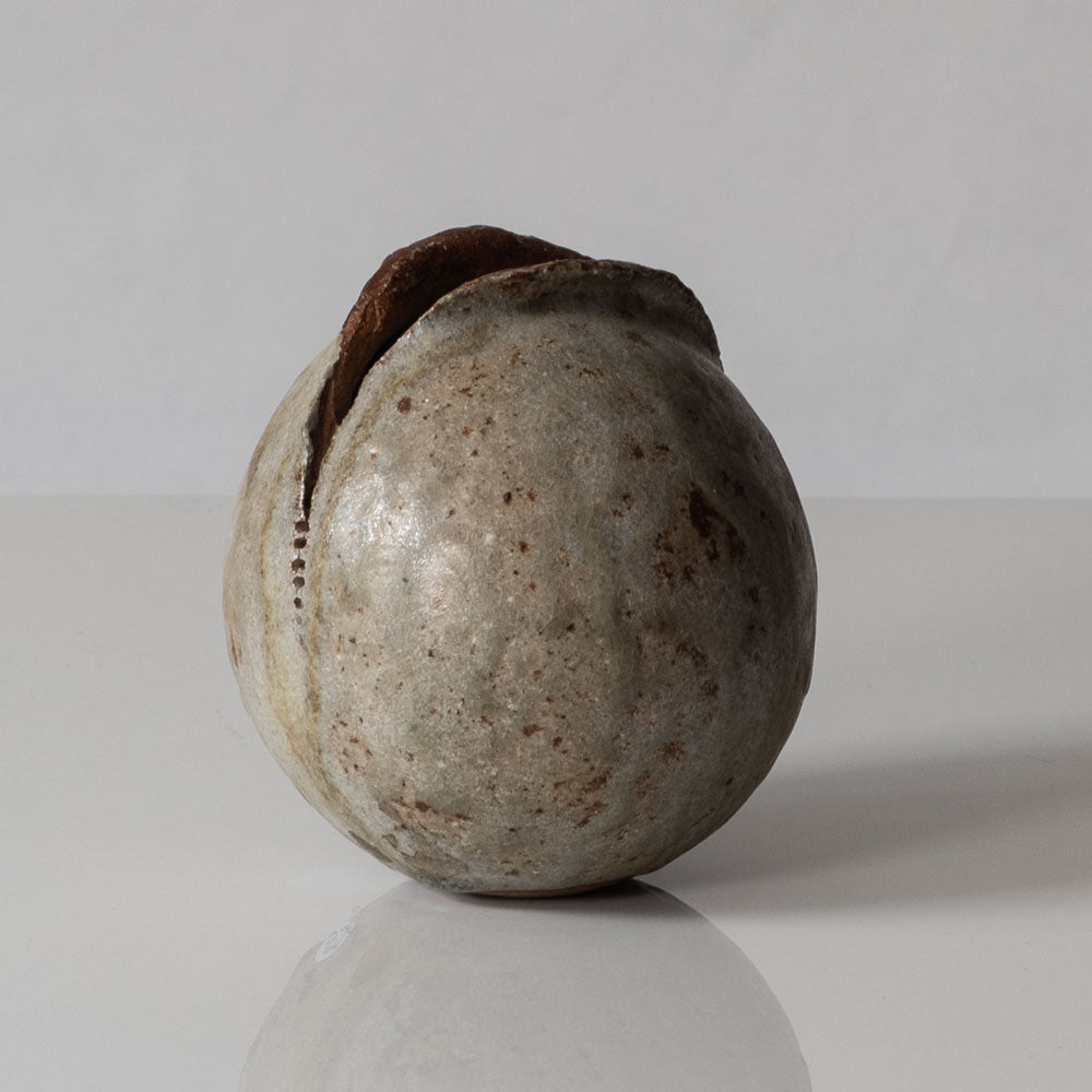 Alan Wallwork, UK, unique stoneware sculptural pod form vessel L3336
