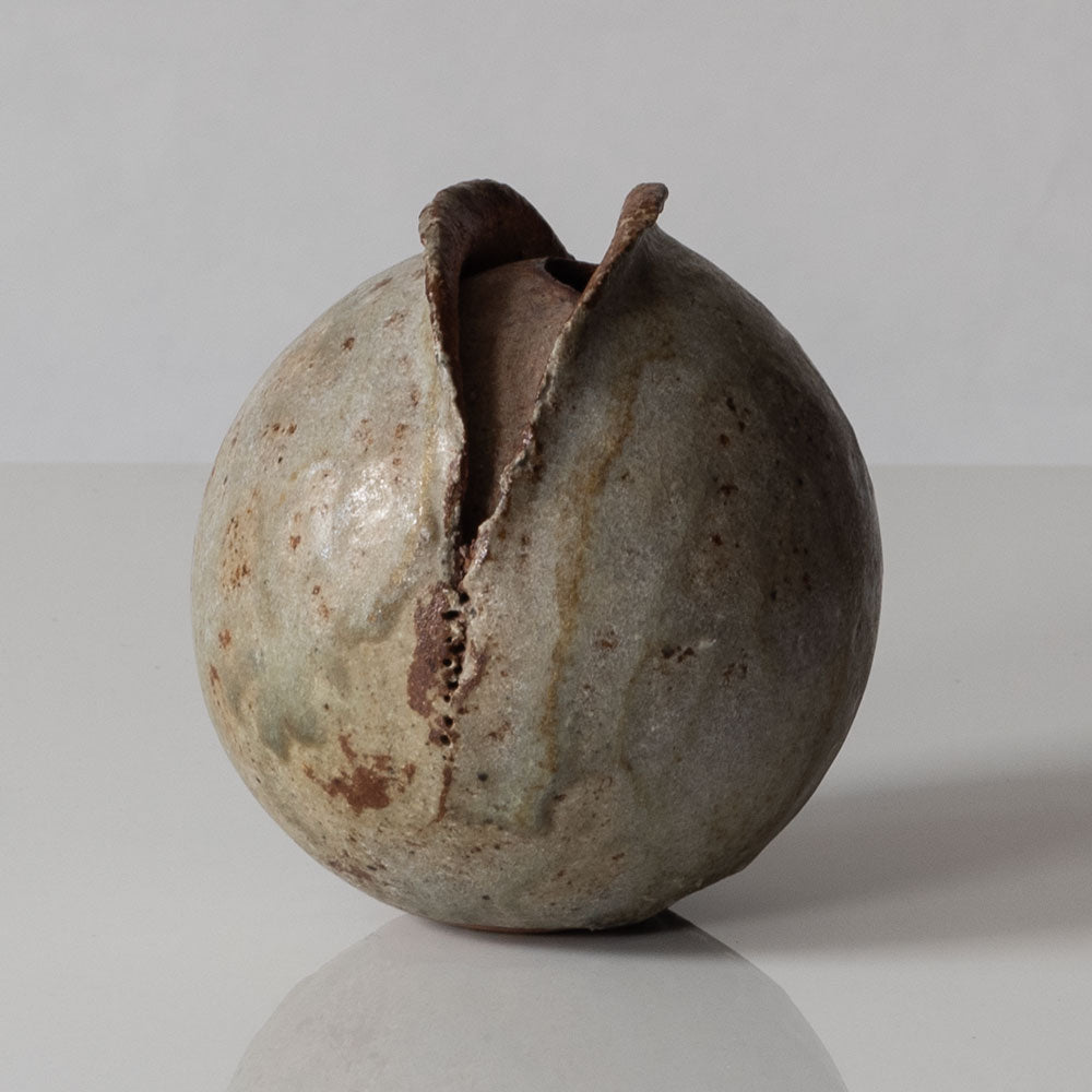 Alan Wallwork, UK, unique stoneware sculptural pod form vessel L3336