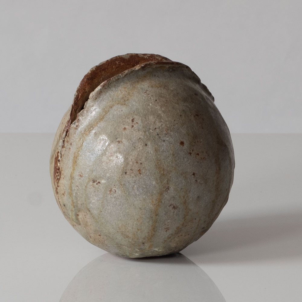 Alan Wallwork, UK, unique stoneware sculptural pod form vessel L3336