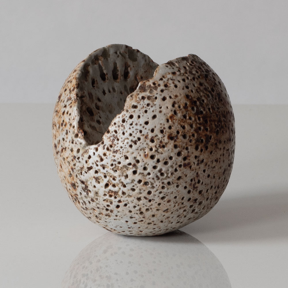 Alan Wallwork, UK, unique stoneware sculptural pod form vessel L3338