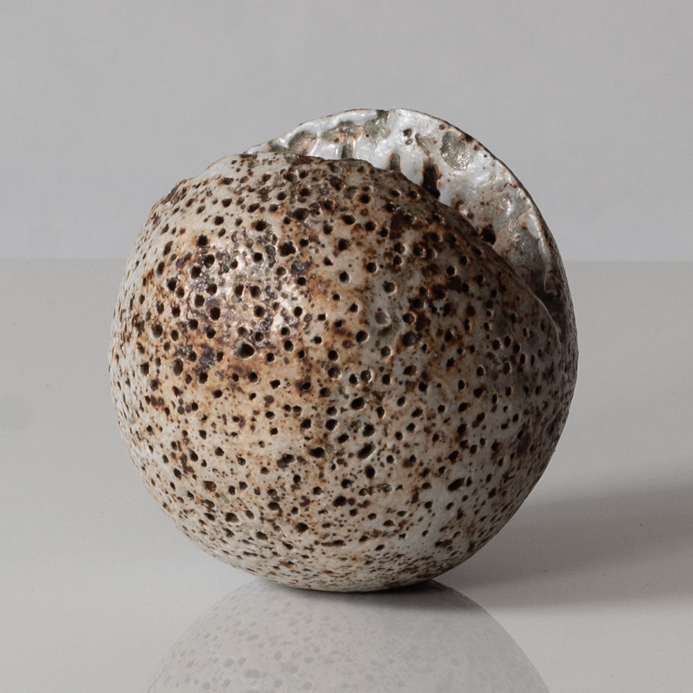 Alan Wallwork, UK, unique stoneware sculptural pod form vessel L3338