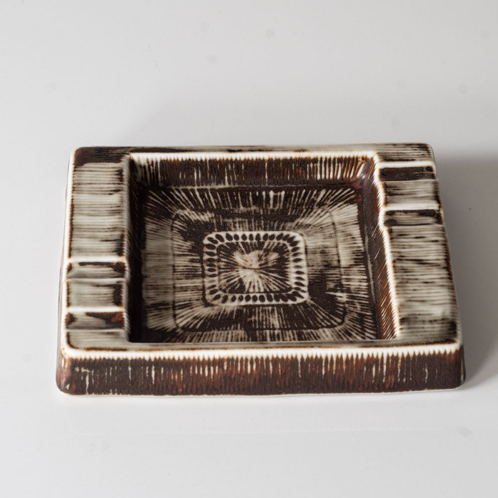 Hertha Bengtson for Rörstrand, stoneware dish with striated brown glaze L3423