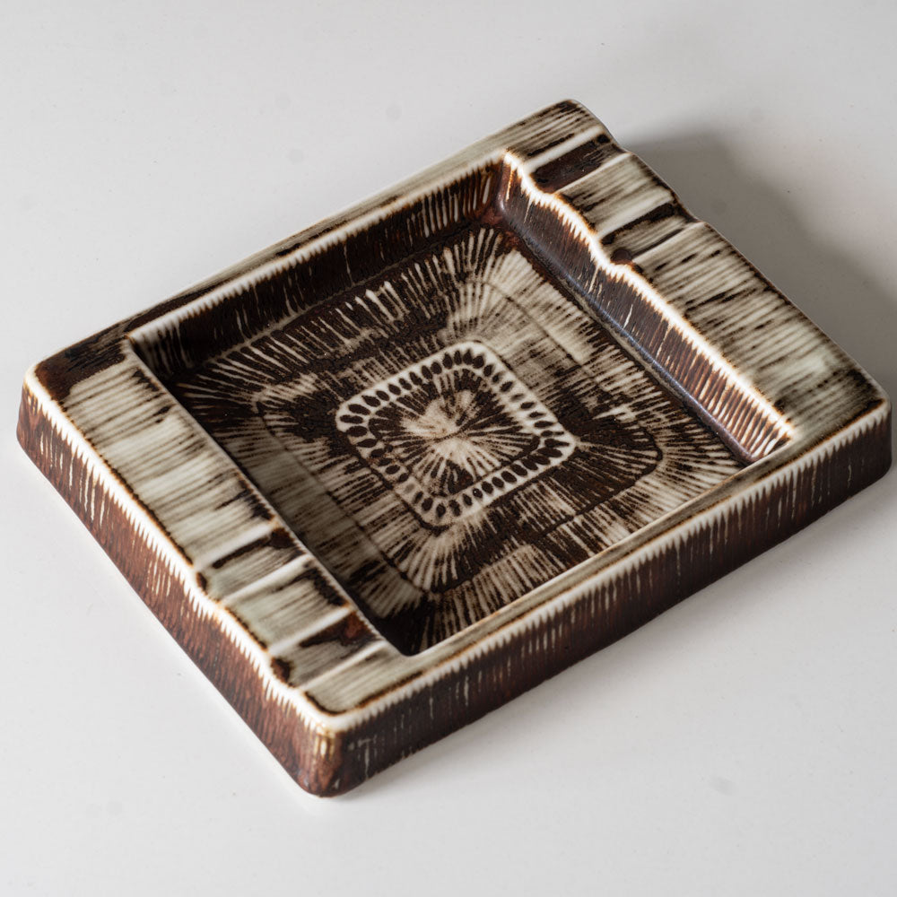 Hertha Bengtson for Rörstrand, stoneware dish with striated brown glaze L3423