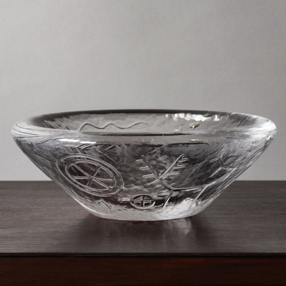 Vicke Lindstrand for Kosta, clear glass bowl with engraved figures J1453