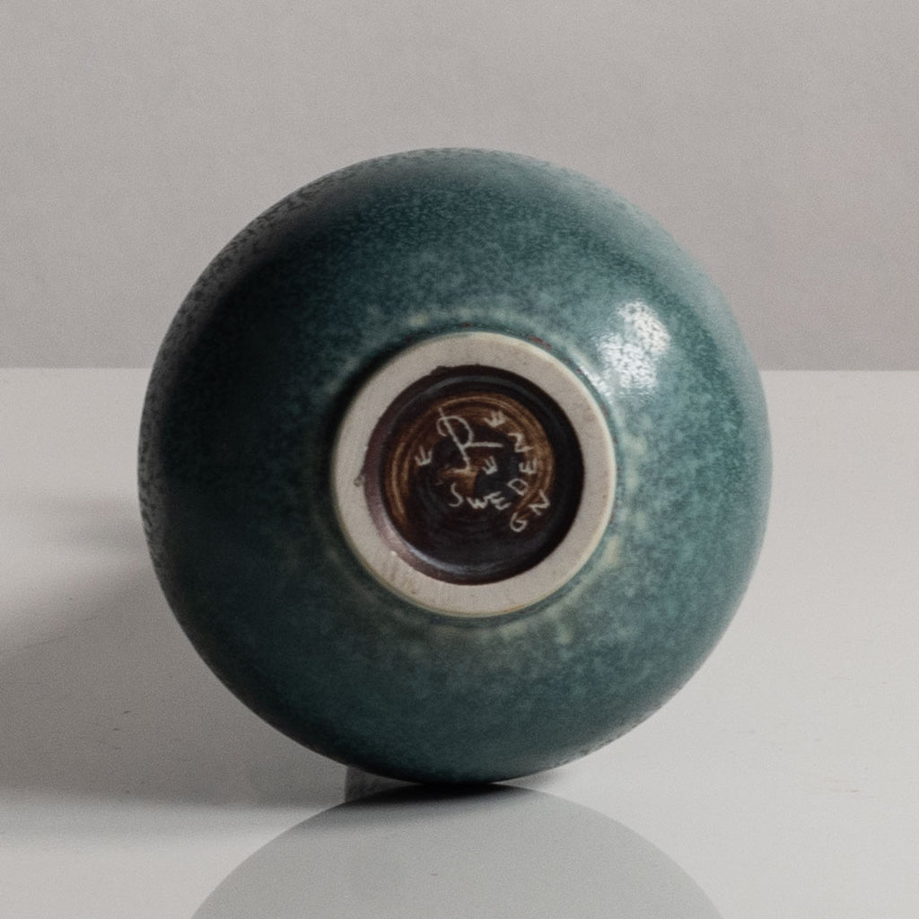 Gunnar Nylund for Rörstrand, Sweden, stoneware vase with green crystalline glaze M5512