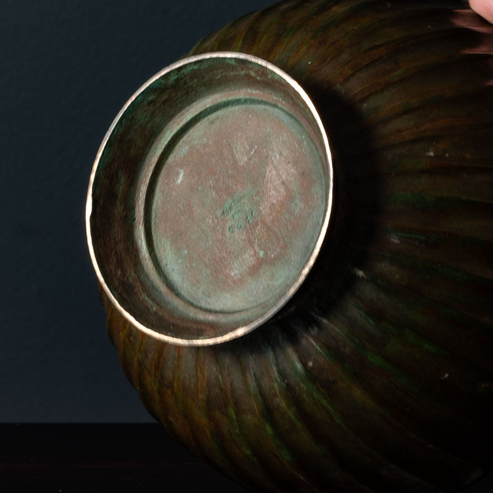 Sune Backstroms, Sweden, bronze footed bowl L3480