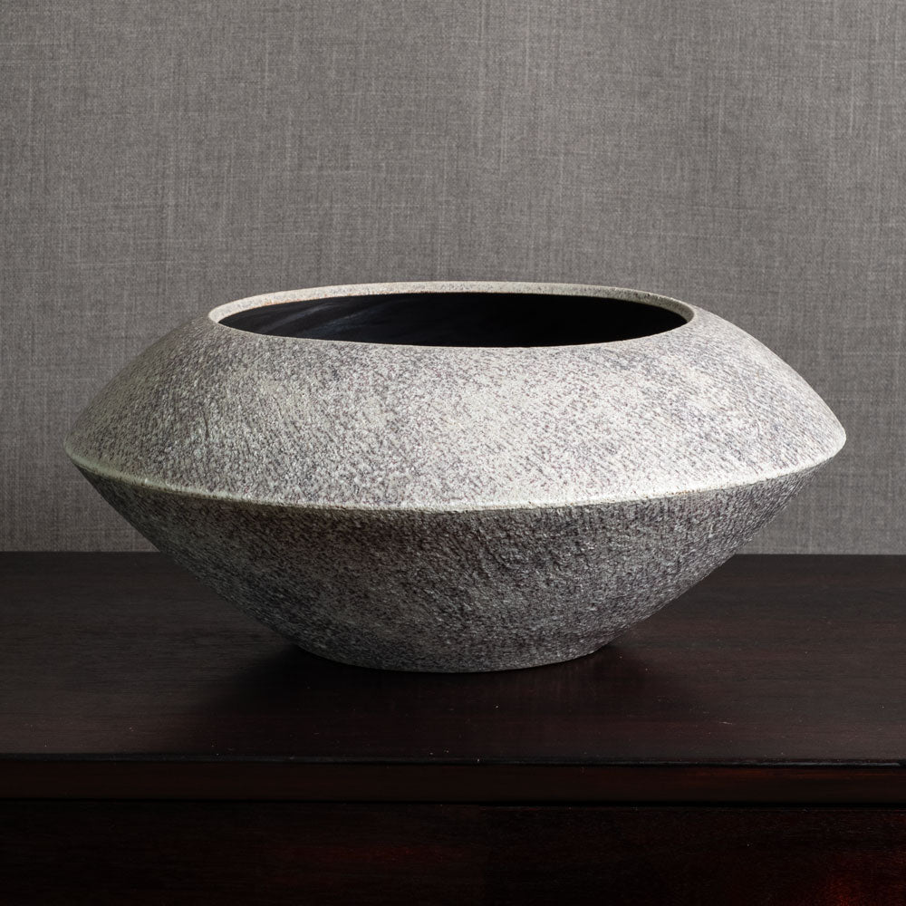 Chris Carter, UK, unique large stoneware bowl with gray glaze M4322