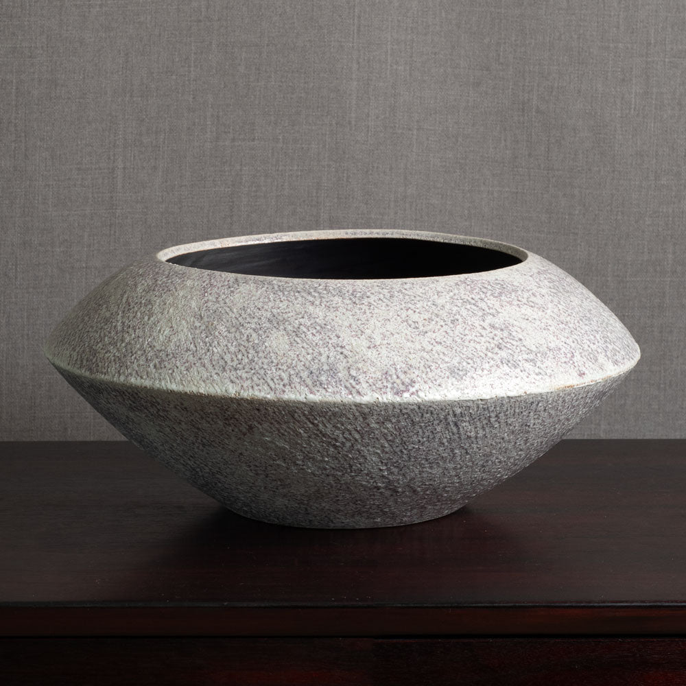 Chris Carter, UK, unique large stoneware bowl with gray glaze M4322