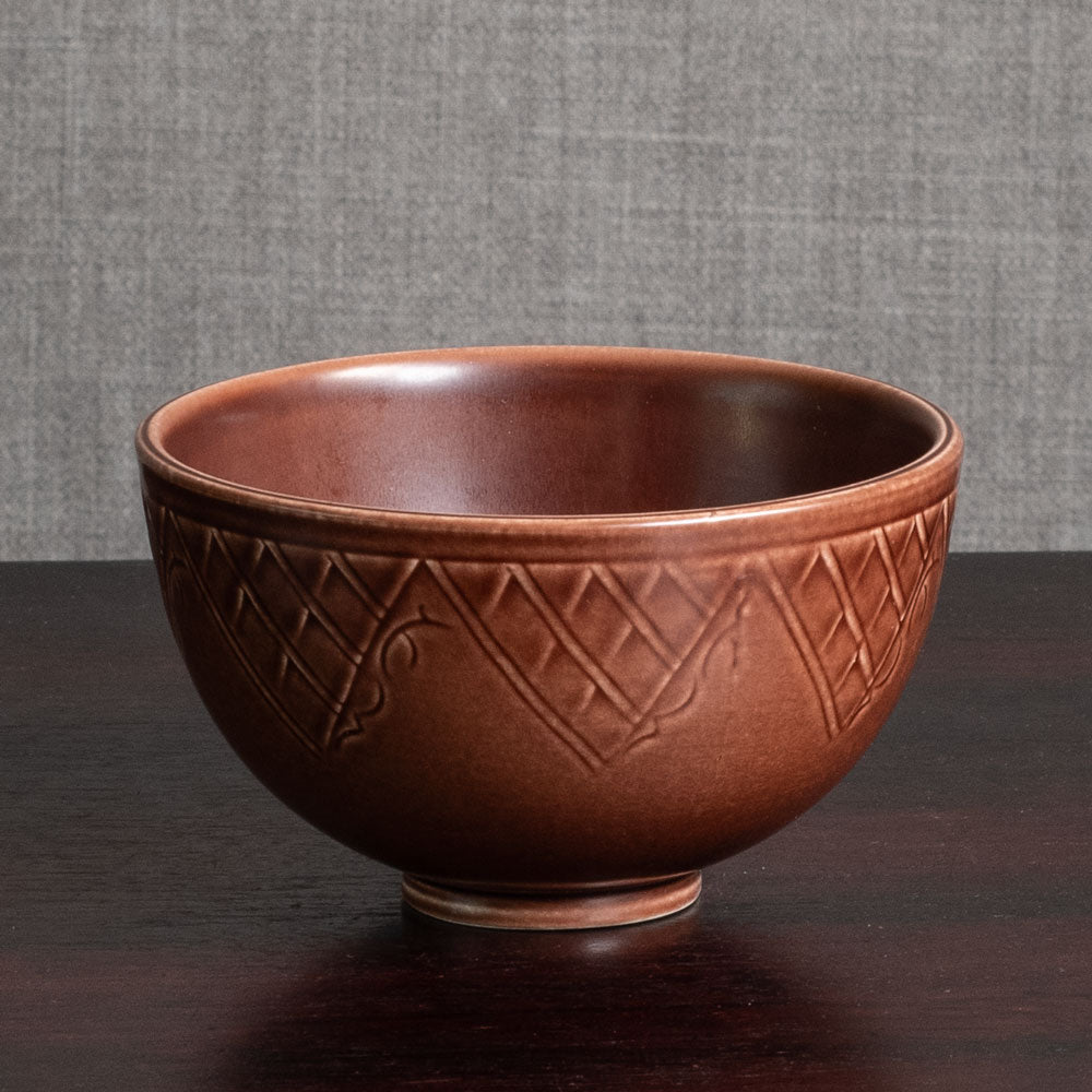 Nils Thorsson for Aluminia, Denmark, "Marselis" bowl with brown glaze M5608