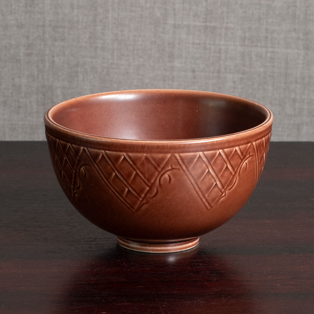 Nils Thorsson for Aluminia, Denmark, "Marselis" bowl with brown glaze M5608