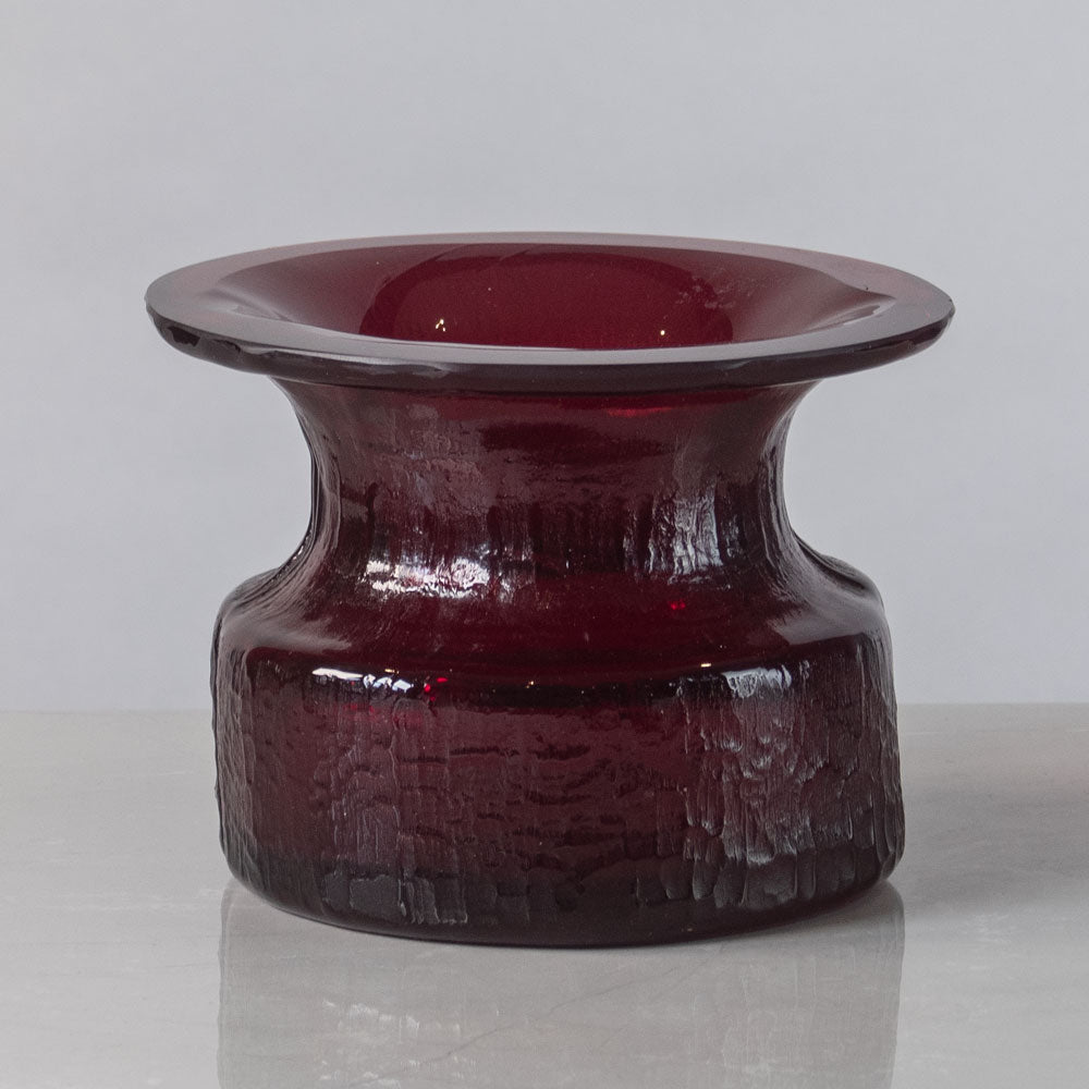 Timo Sarpaneva for Iittala, Finland, "Finlandia" vase in red glass J1569