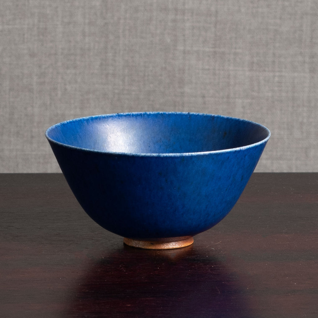 Eva Staehr Nielsen for Saxbo, Denmark, unique stoneware bowl with blue haresfur glaze M5603