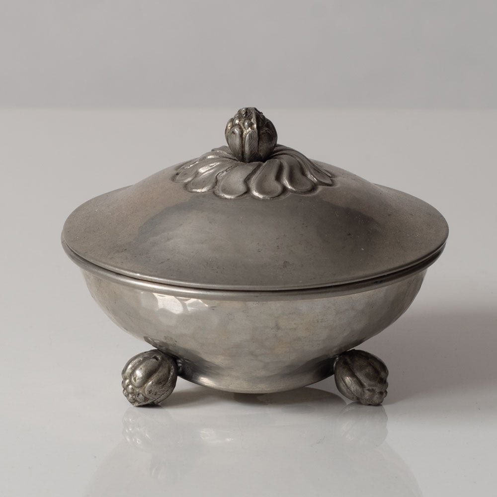 Art Pewter, Denmark, small lidded art nouveau pewter jar L3131