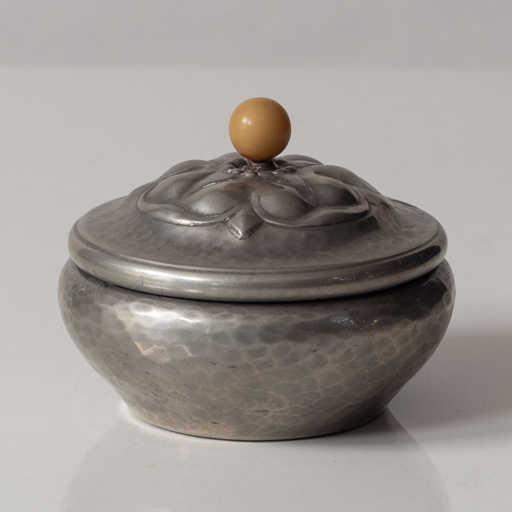 Danskt Kunst, Denmark, small lidded art nouveau pewter jar L3132
