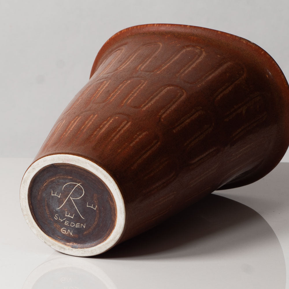 Gunnar Nylund for Rörstrand, Sweden, stoneware vase with line pattern and reddish brown glaze K2289