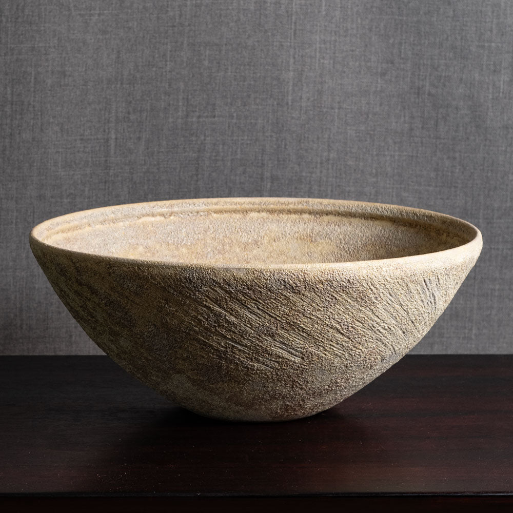 Chris Carter, UK, unique large stoneware bowl with oatmeal glaze M4321