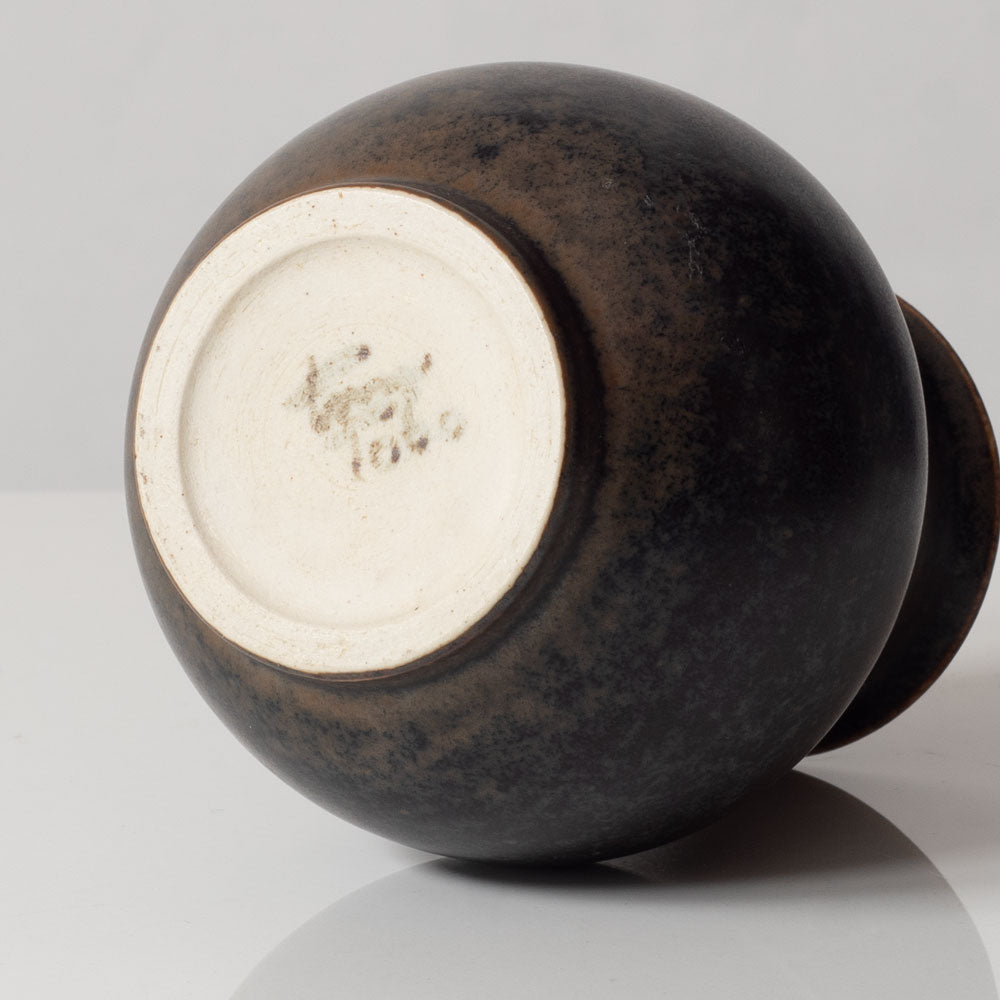 Erich and Ingrid Triller for Tobo, Sweden, unique stoneware vase with dark brown glaze L3403