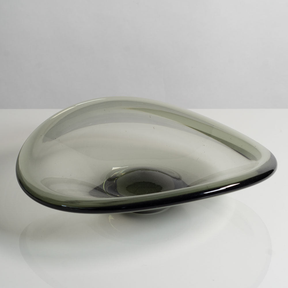 Per Lutken for Holmegaard, Denmark, wavy bowl in gray glass M5496