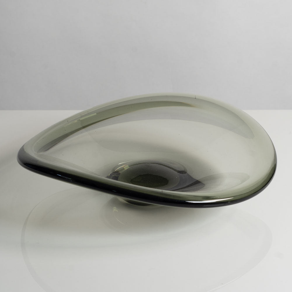 Per Lutken for Holmegaard, Denmark, wavy bowl in gray glass M5496