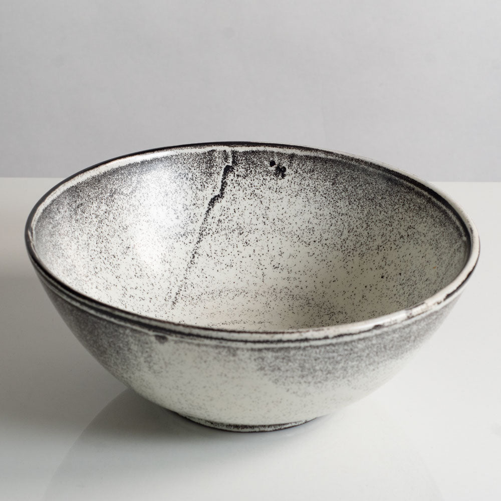 Svend Hammershoj for Kahler Keramik, Denmark bowl with black and white glaze M5662