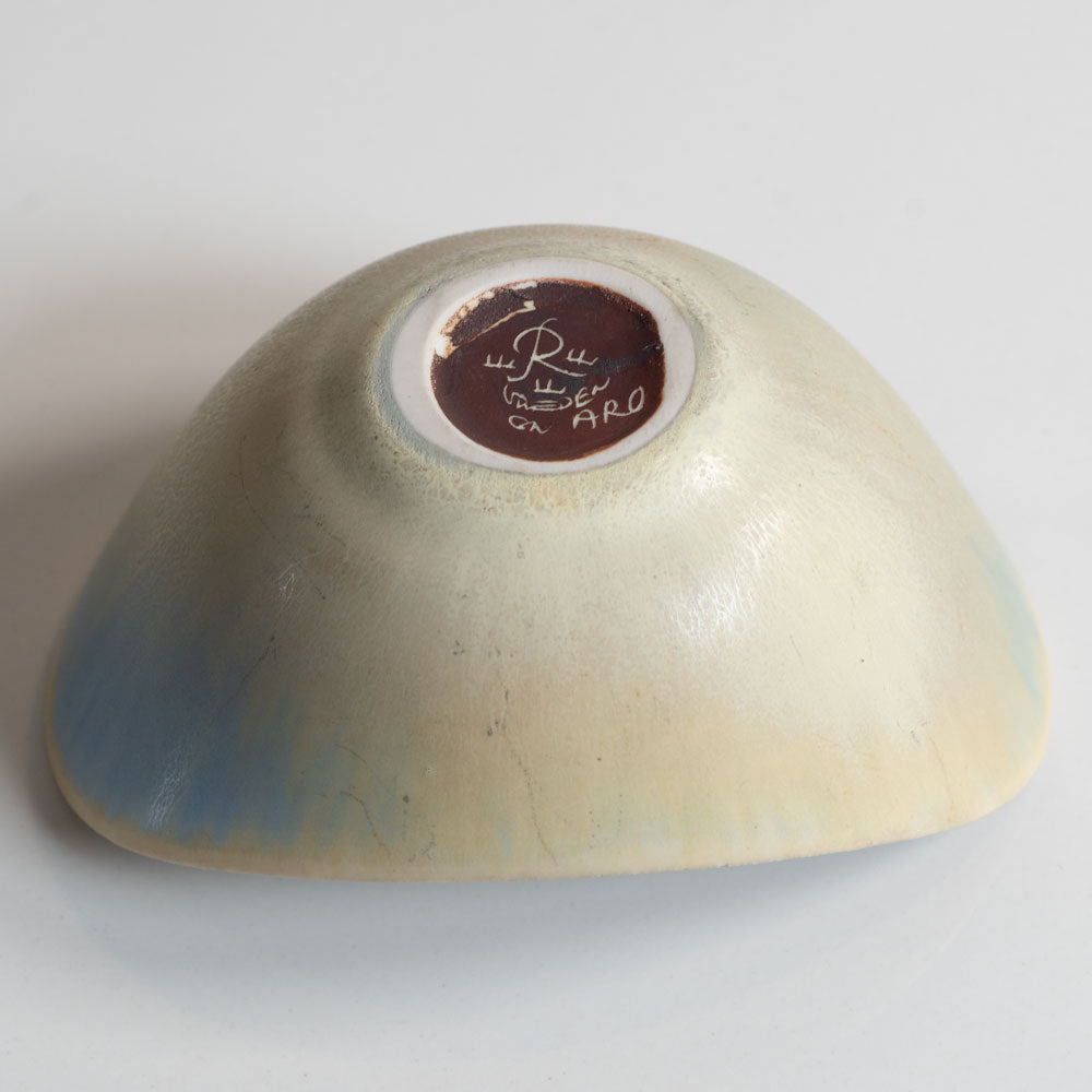 Gunnar Nylund for Rorstrand, Sweden, ceramic elliptical bowl with blue and yellow haresfur glaze M5487